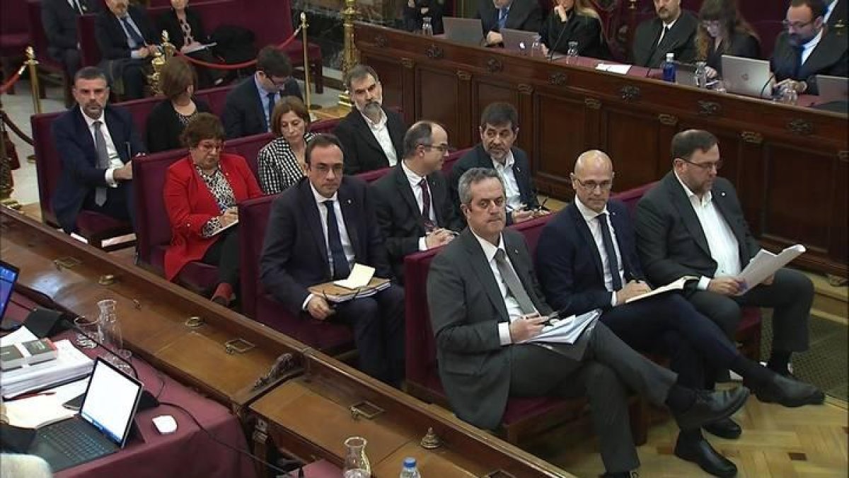 Los acusados, en el banquillo del Tribunal Supremo.