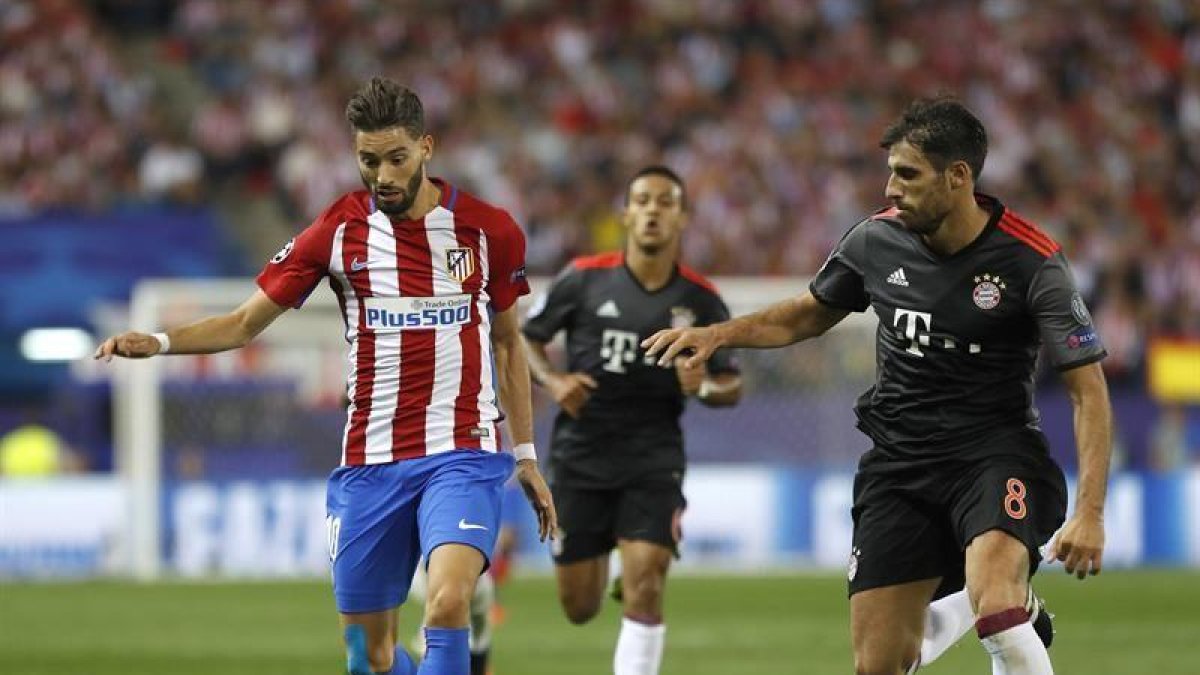 Carrasco, autor del gol, conduce una contra.