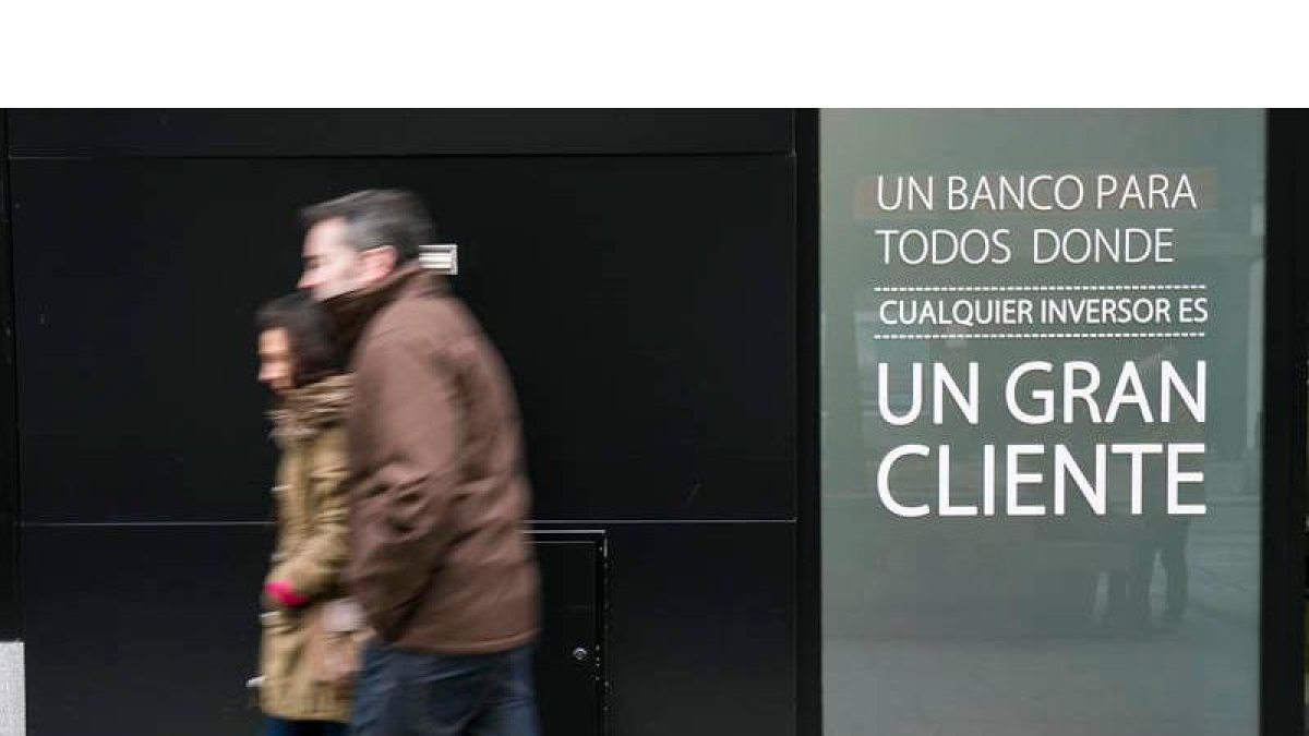 León es una de las provincias del país donde más sucursales bancarias se han cerrado en los últimos años. FERNANDO OTERO
