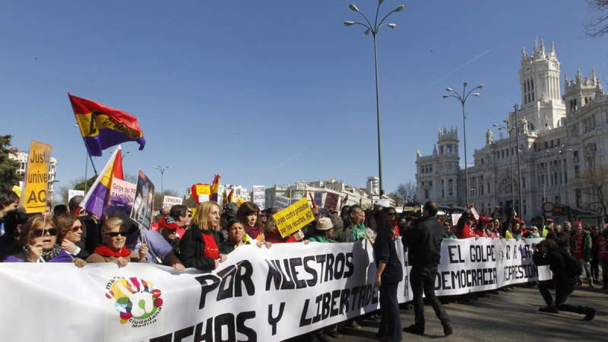 Un momento de la manifestación organizada por la Coordinadora 25S ayer en Madrid.