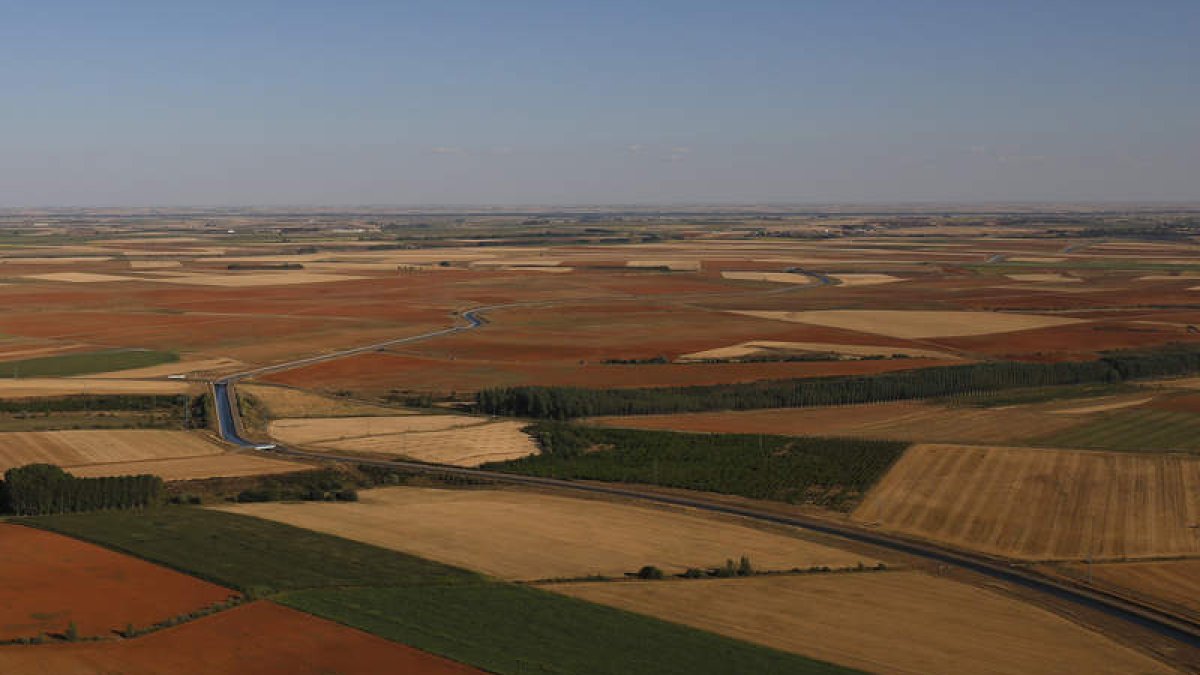 Vista del Canal Bajo de Payuelos. FERNANDO OTERO