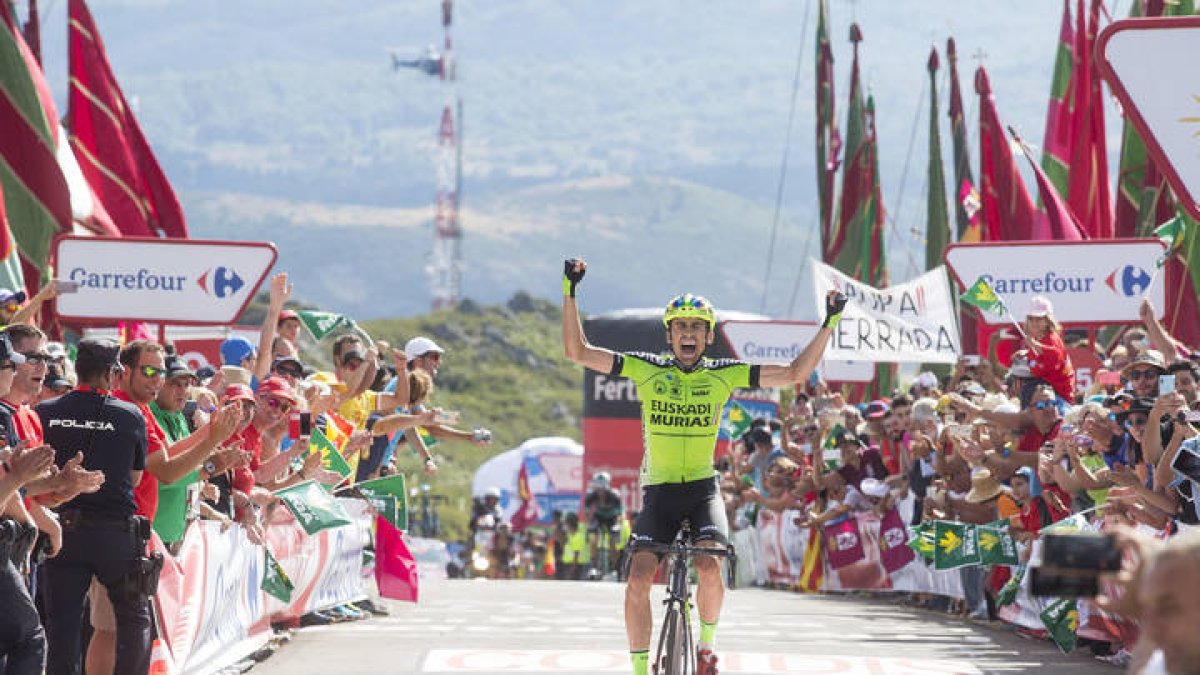 La Vuelta ciclista a España llega a la Camperona. F. Otero Perandones.