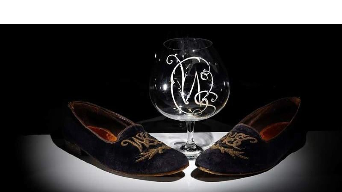 Las zapatillas de terciopelo y la copa de brandy de Winston Churchill. BELLMANS