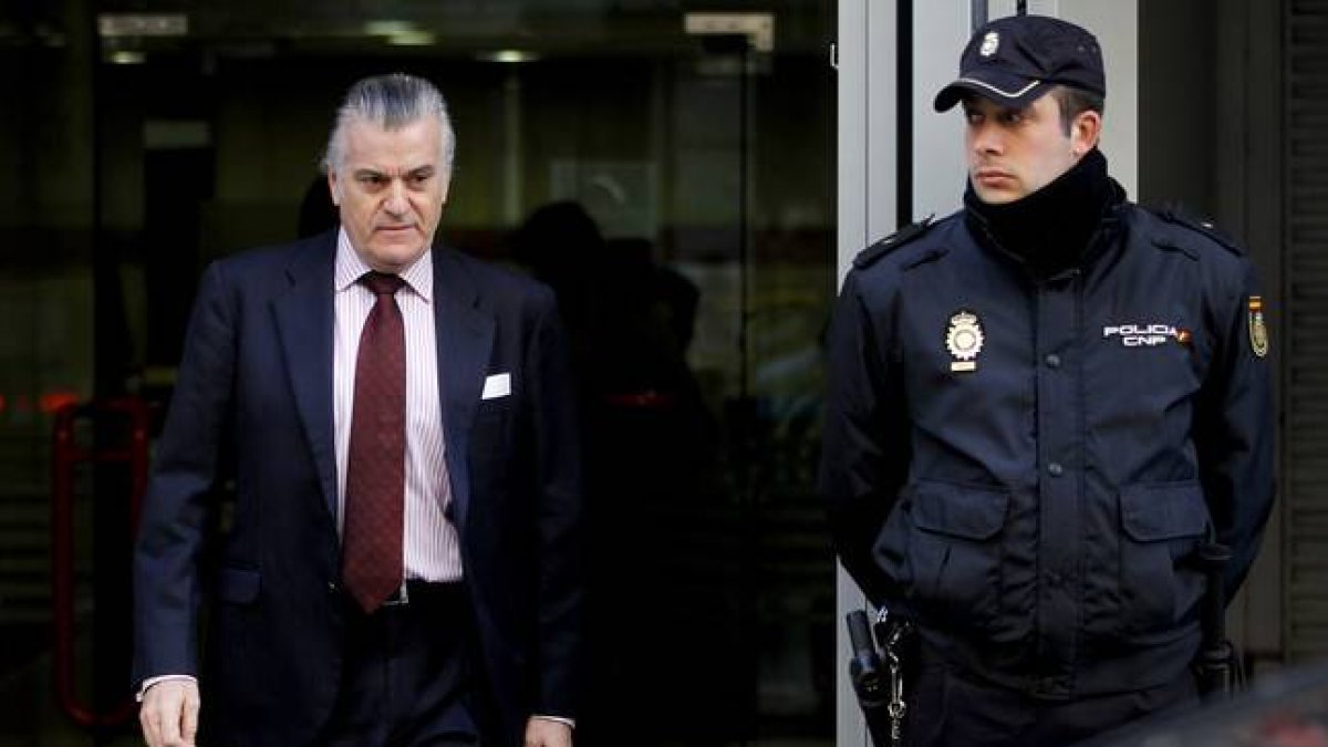 El extesorero del PP Luis Bárcenas sale de la Audiencia Nacional, el 15 de marzo del año pasado.