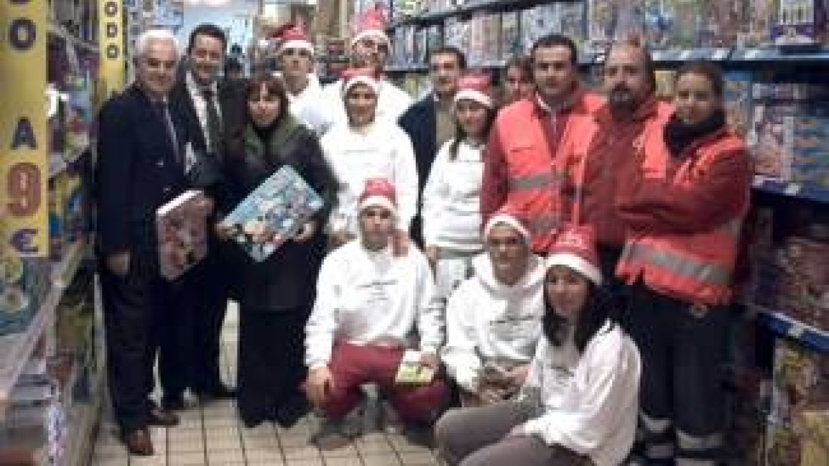 Cruz Roja organiza una campaña de juguetes en E.Leclerc