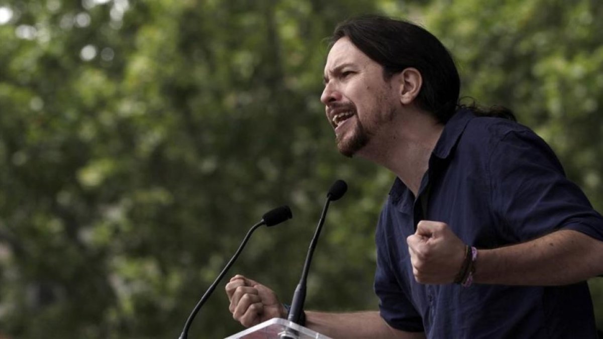 Pablo Iglesias interviene en un mitin de la campaña 26-J.