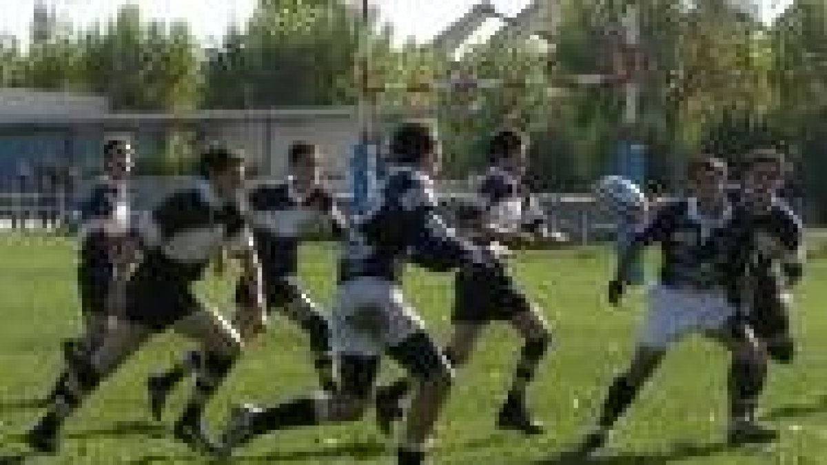 El Pasgon Play León juvenil logró su primer triunfo a costa del Palencia