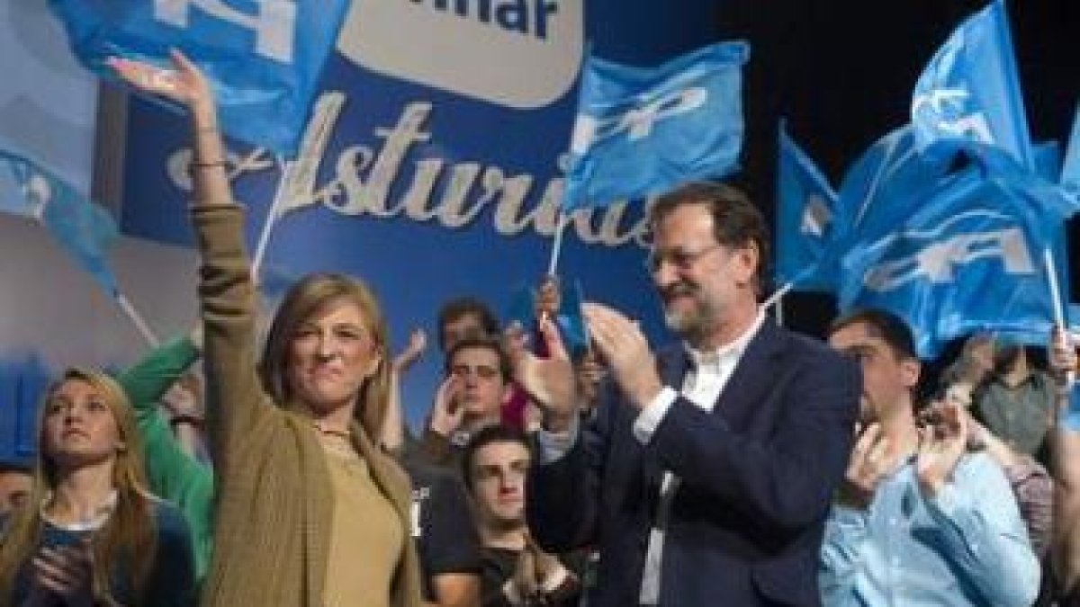 Pérez Espinosa y Rajoy, en el acto político en Gijón.