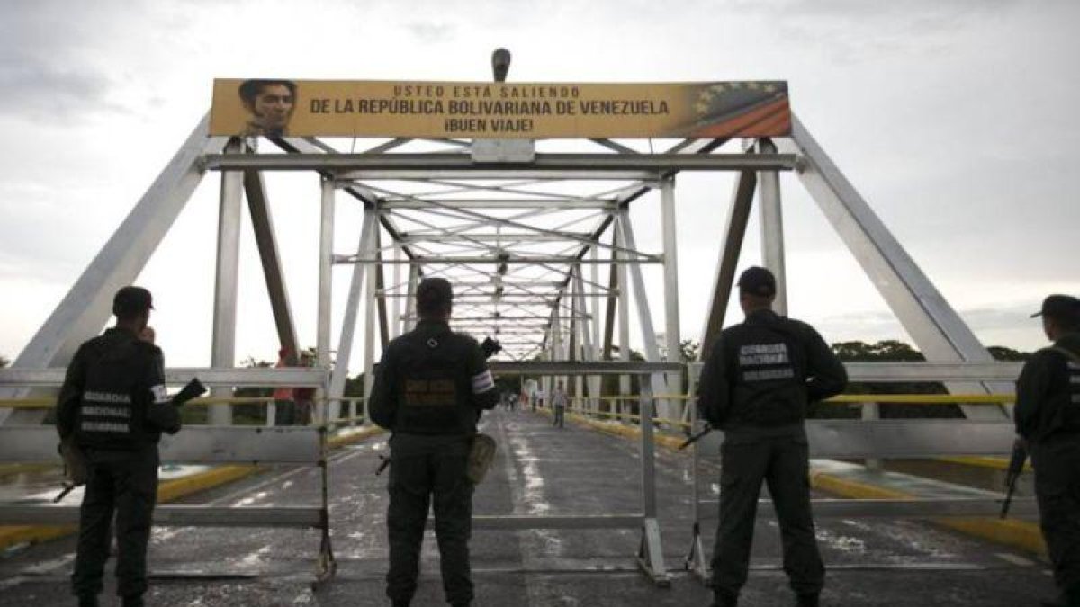 Puente José Antonio Páez en la frontera de Venezuela y Colombia.