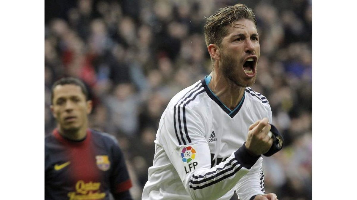 El defensa del Madrid, Sergio Ramos celebra su gol, el segundo de su equipo, que supuso la victoria ante el Barcelona.