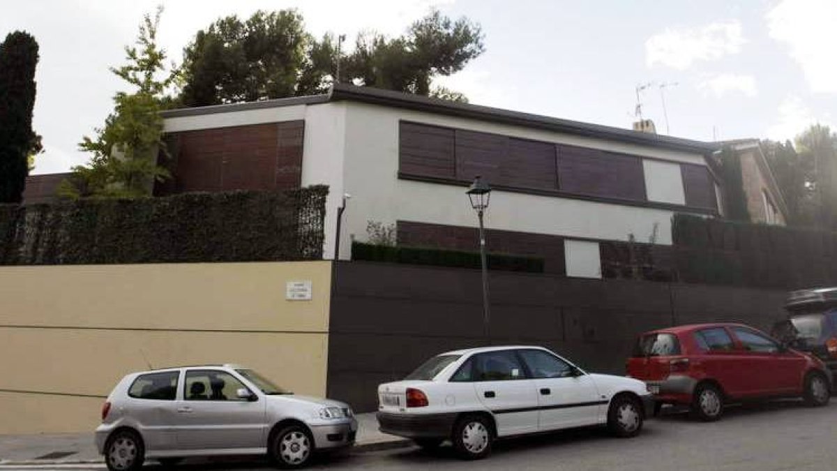 Vista de la fachada de la casa de los duques de Palma en el barrio barcelonés de Pedralbes.