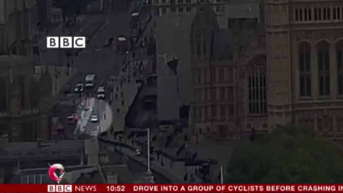 Imagen del vídeo en el que aparece el coche que ha atacado el Parlamento británico.