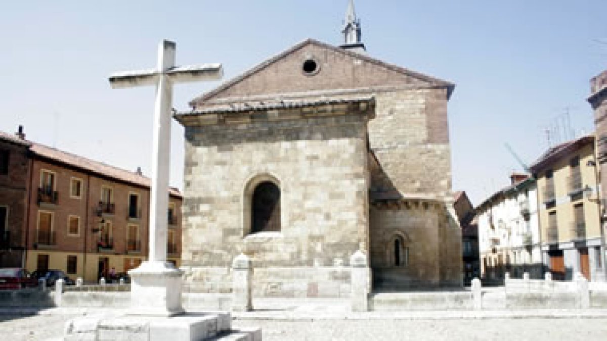 La románica Iglesia del Mercado, o Santa María del Camino, donde se conservan las dos espinas.