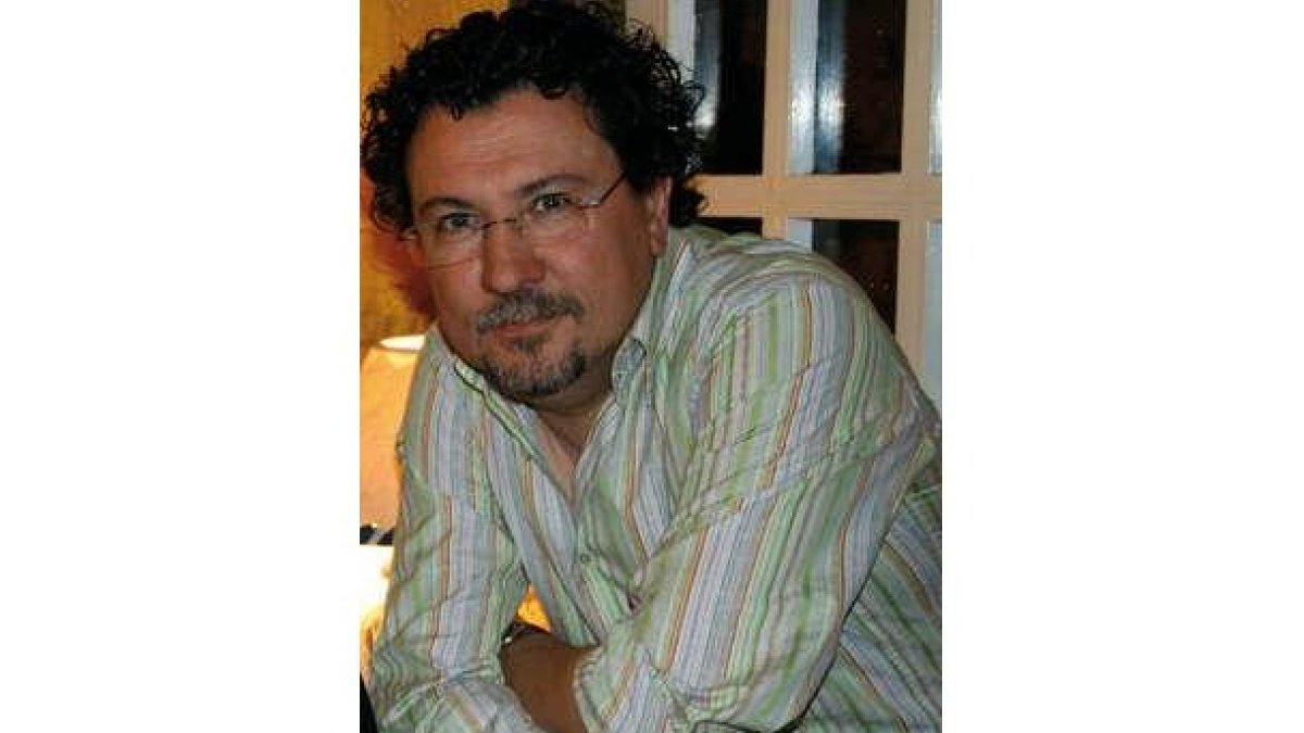 El editor de Calambur, Emilio Torné.