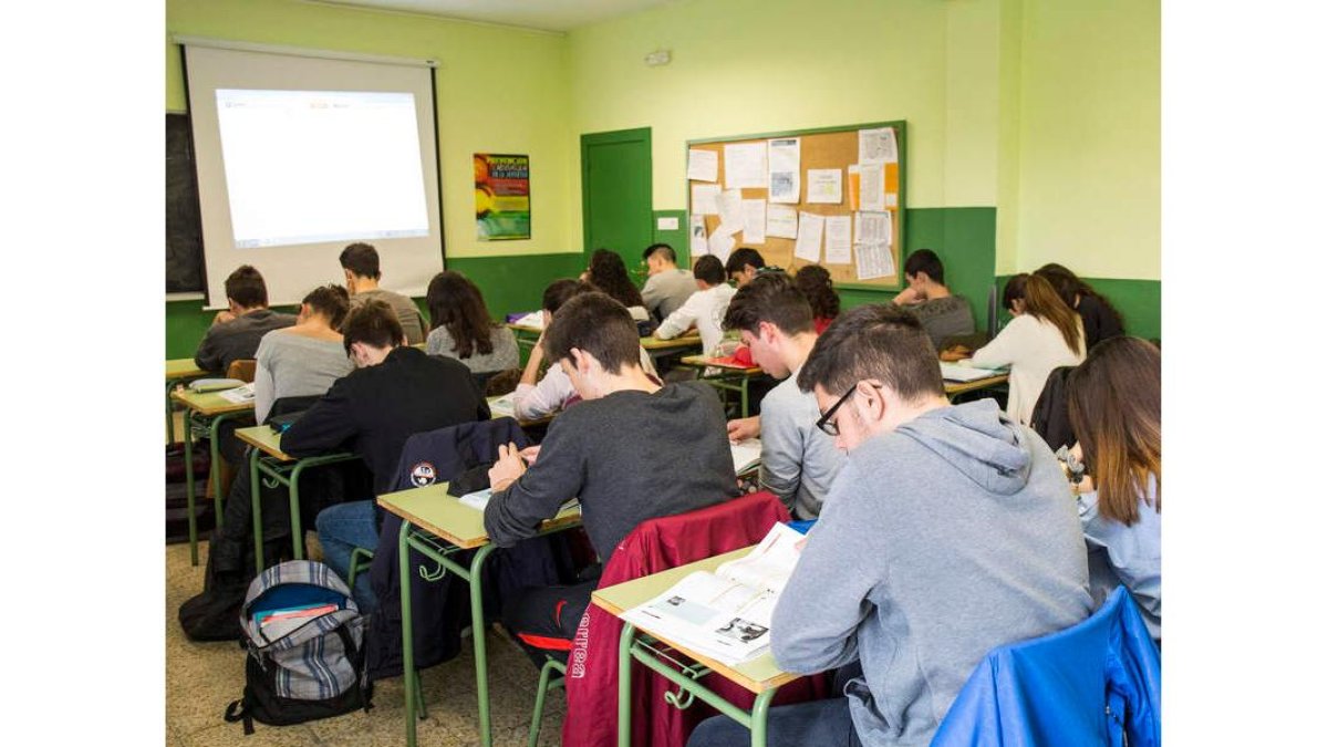 Algunas asignaturas tienen problemas para encontrar profesores sustitutos. F. OTERO PERANDONES