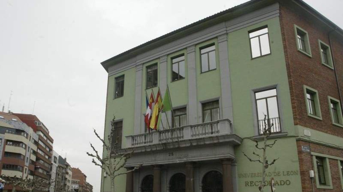 Rectorado de la Universidad de León, en el paseo de la Facultad de la capital leonesa.