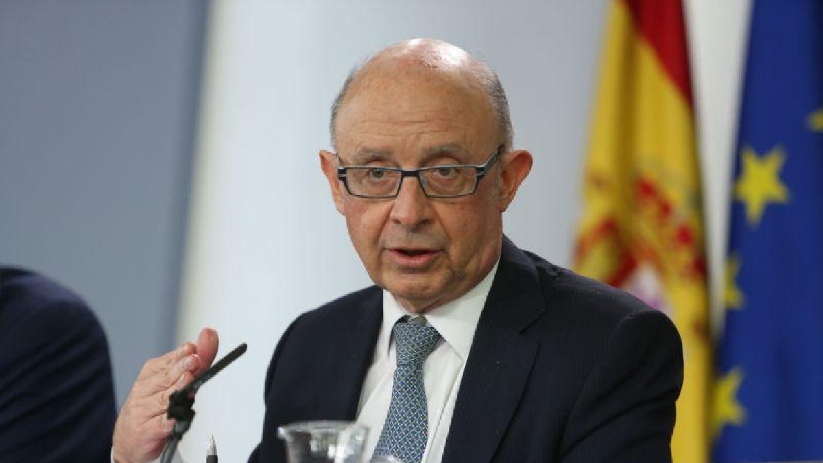 El ministro de Hacienda, Cristóbal Montoro, en rueda de prensa posterior a una reunión del Consejo de Ministros.