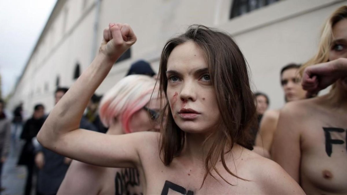 Oksana Shachkó, una de las fundadoras de Femen, en una manifestación en 2012.  /