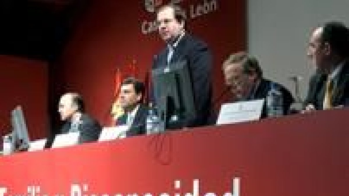 Juan Vicente Herrera, ayer en un momento de su intervención en el congreso celebrado en Valladolid