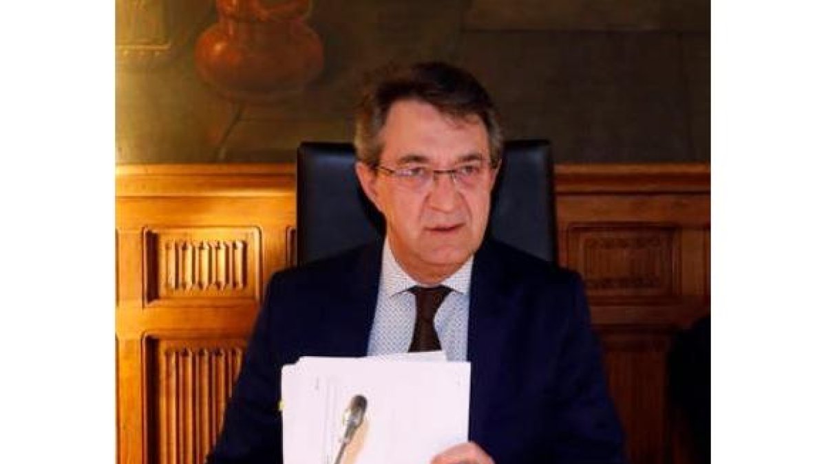 El presidente de la Diputación, Juan Martínez Majo