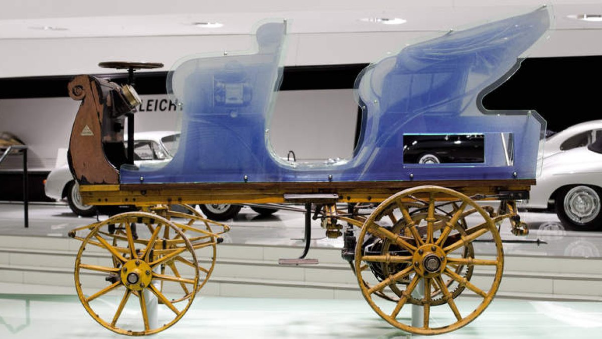 Recuperado sin restaurar, para su exposición en el museo, el «P1» se ha «carrozado transparente» para dar idea de cómo era originariamente.