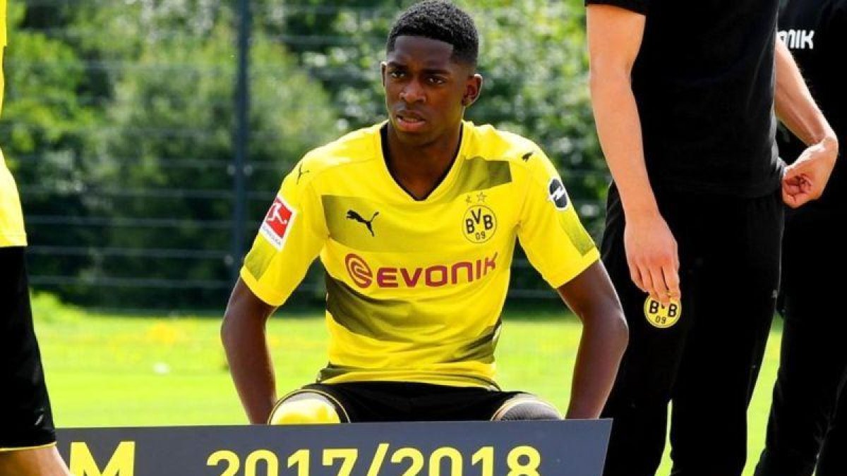 Dembélé, el pasado miércoles, en la sesión fotográfica del Borussia Dortmund.