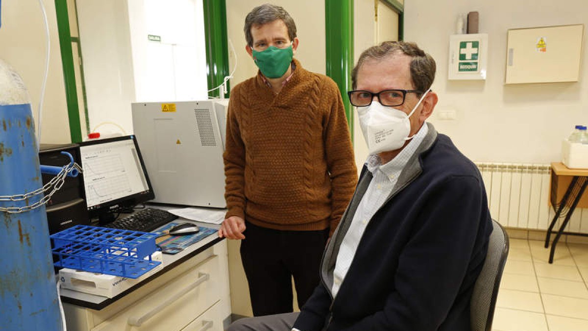 Los investigadores del Grupo de Ingeniería Química Ambiental y Bioprocesos de la Universidad de León. fernando otero