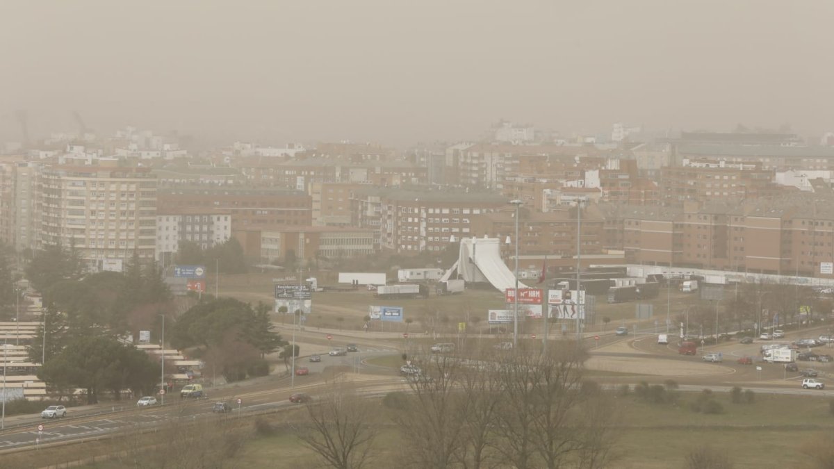 Panorámica de la ciudad de León, hoy, una imagen tomada desde Puente Castro. MARCIANO PÉREZ