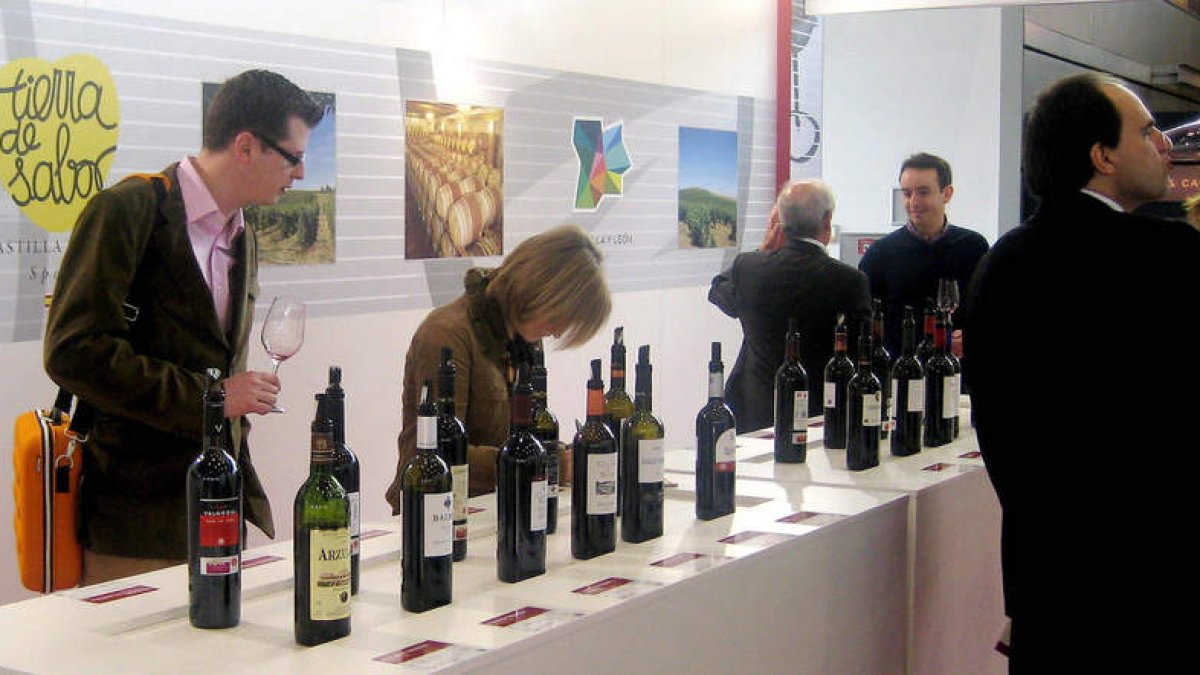La asistencia a ferias internacionales en vino es la puerta de acceso a nuevos mercados de muchas bodegas. En la imagen, zona de Castilla y León en la alemana Prowein, que se celebra a finales de marzo.