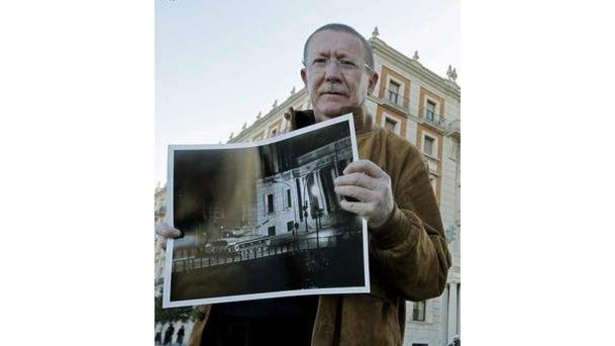 El fotógrafo José Penalba, que tomó la mayoría de las fotos de la ocupación de Valencia.
