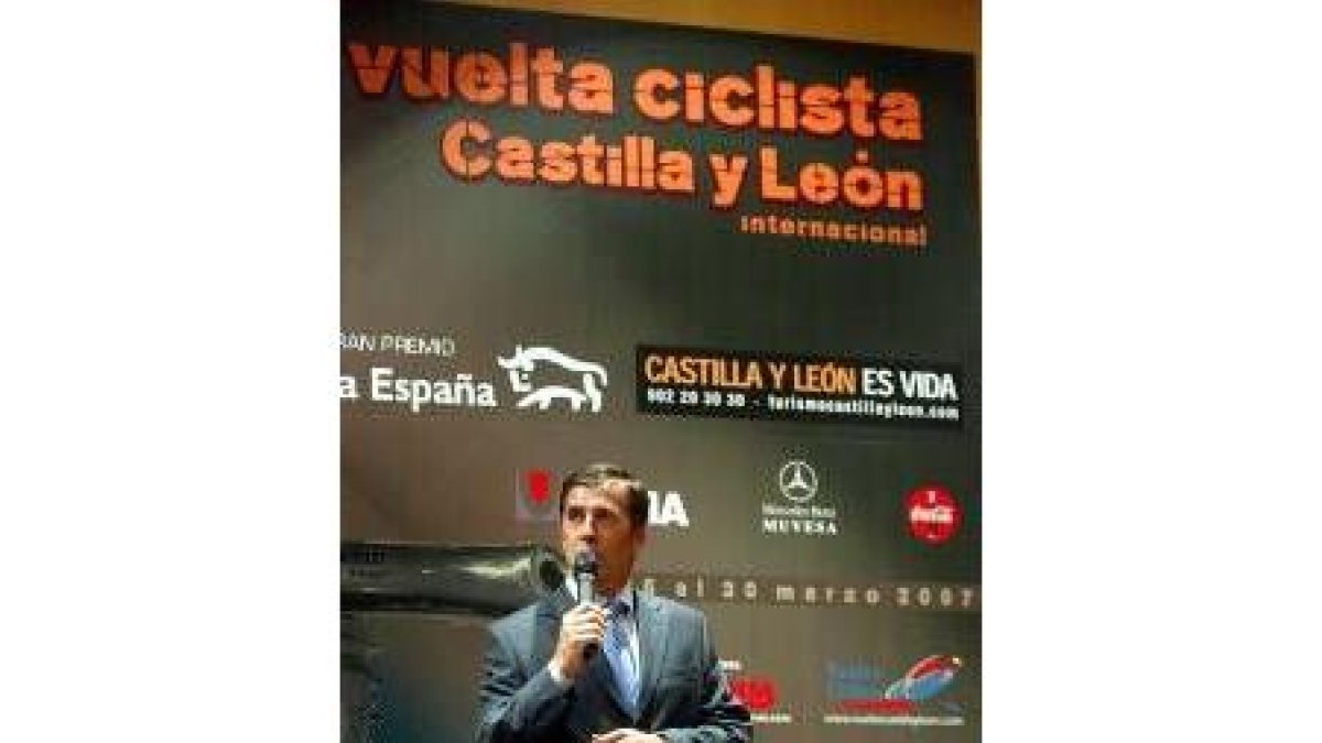 Pedro Delgado presentó ayer la Vuelta a Castilla y León
