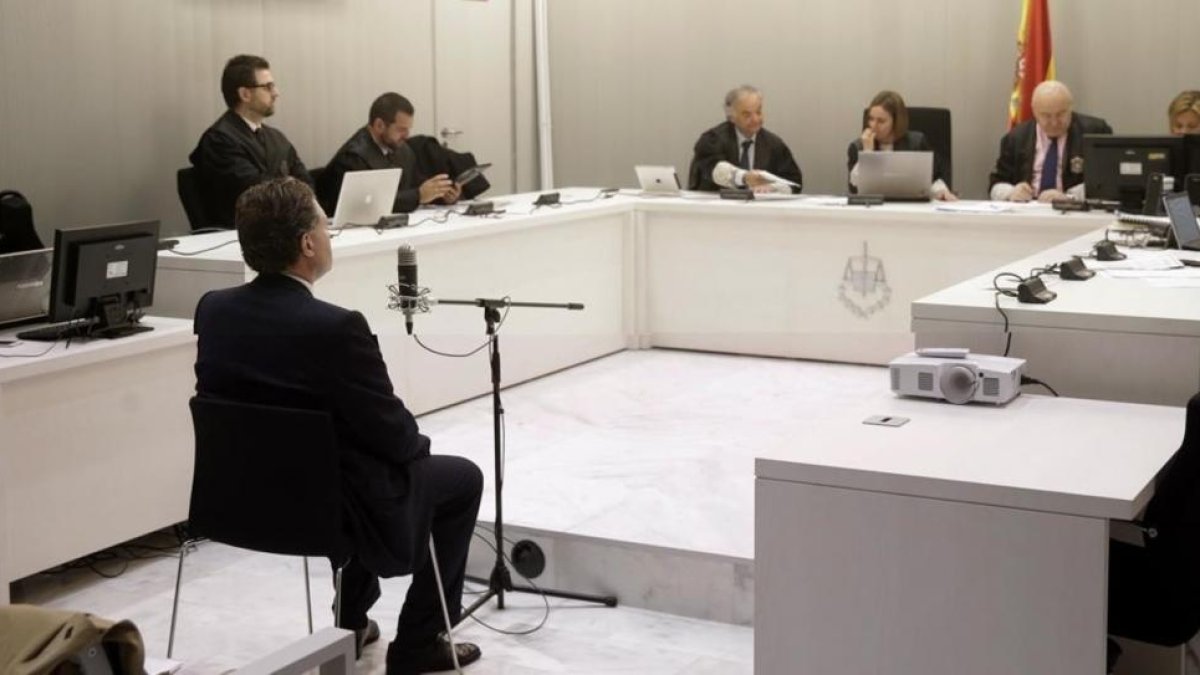 El exembajador de España en Finlandia Marcos Vega Gómez, en el juicio que se sigue en la Audiencia Nacional.