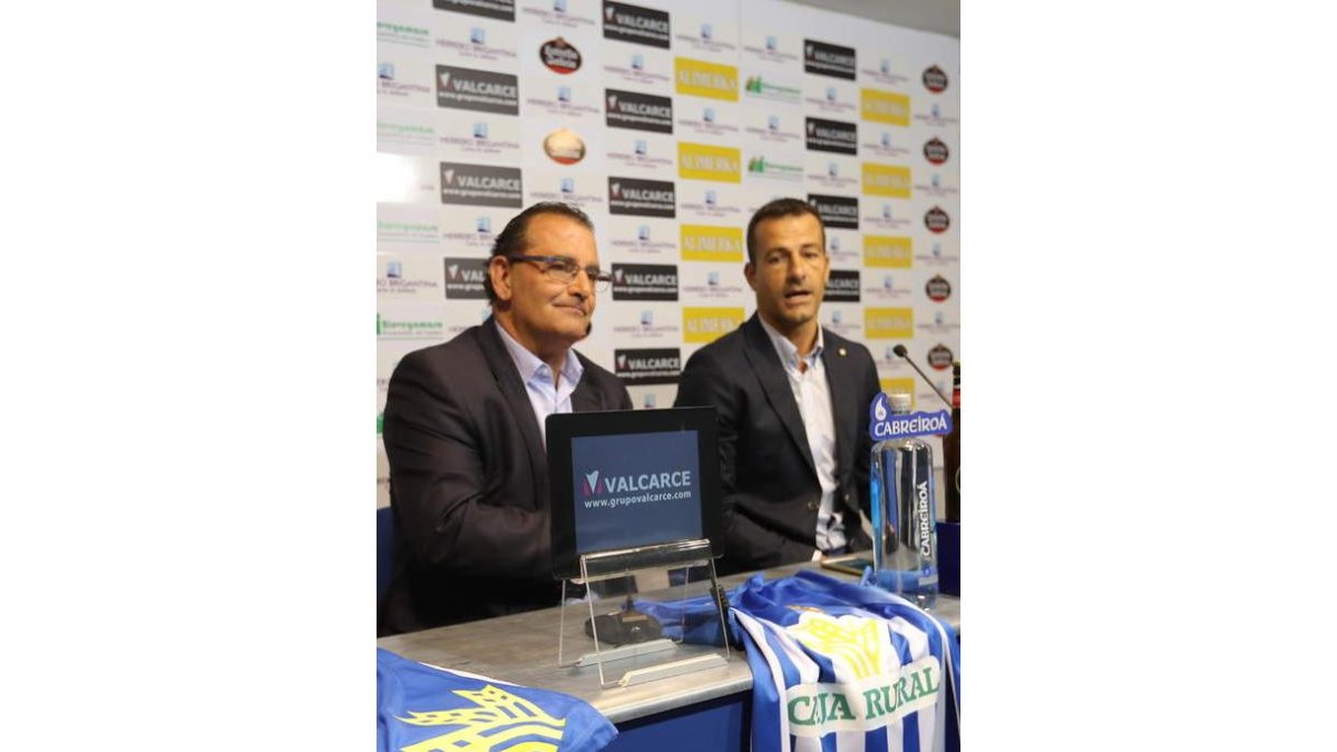 Narciso Prieto y David López presentaron el acuerdo de renovación del patrocinio. L. DE LA MATA