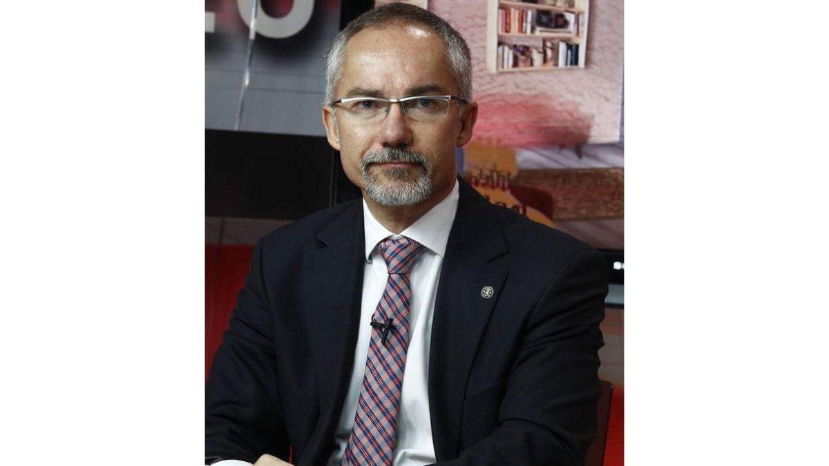 El director general de Energía y Minas, González Mantero.