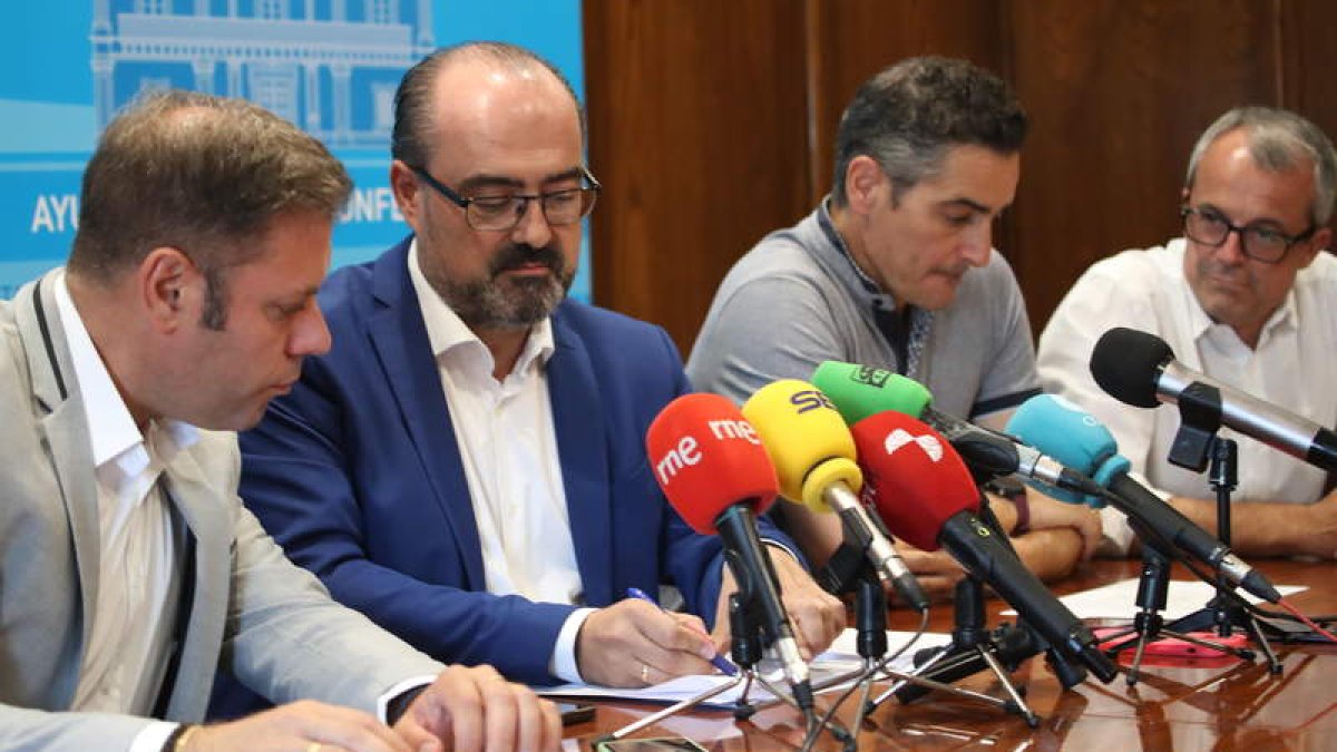 Iván Alonso, Marco Morala, Roberto Mendo y Luis Antonio Moreno en una de sus comparecencias sobre proyectos. L. DE LA MATA