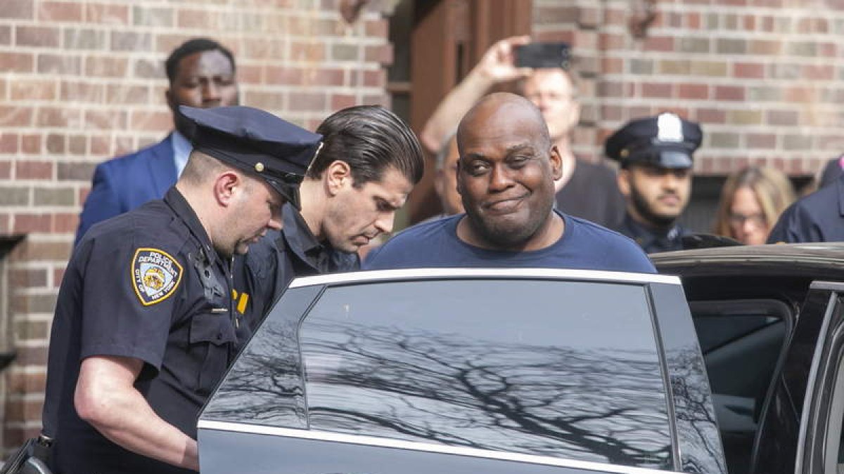 Frank James, detenido por presuntamente abrir fuego en un metro en Brooklyn. FIRMA