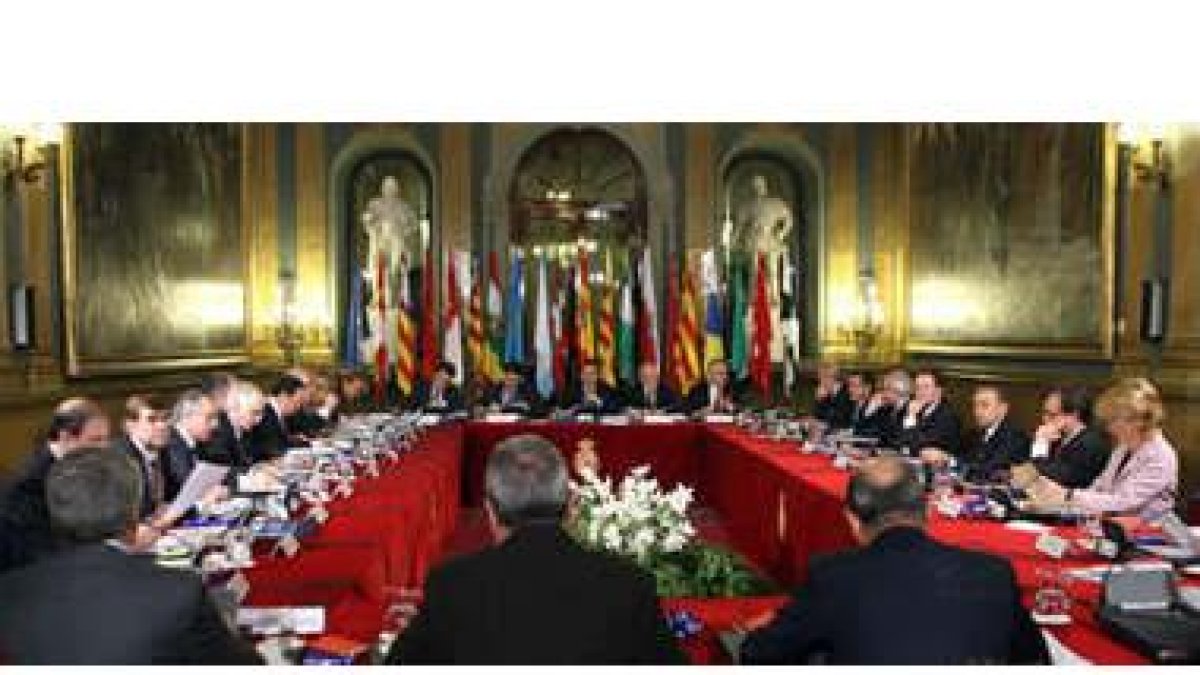 Imagen de la conferencia de presidentes autonómicos celebrada a mediados de diciembre del 2009.