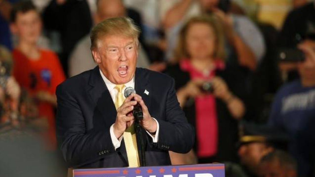 Donald Trump hablando durante el mitin electoral que tuvo ligar el jueves en Rochester.