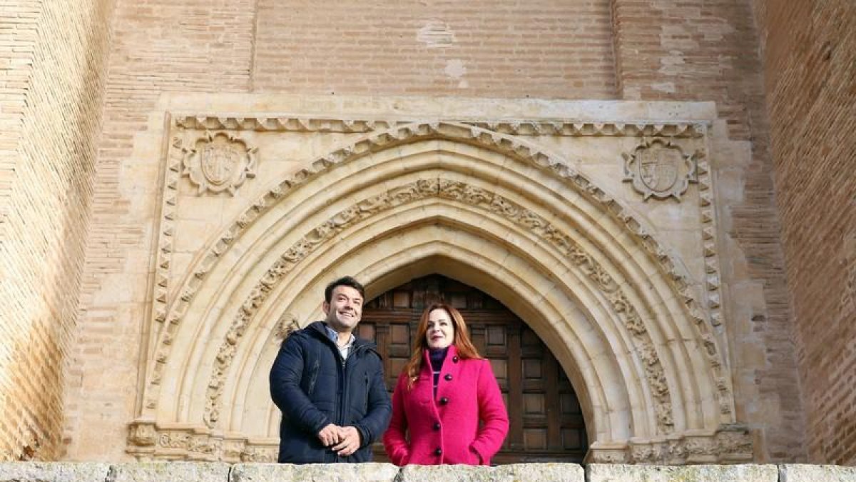 Silvia Clemente y el alcalde de Tordesillas, ayer.