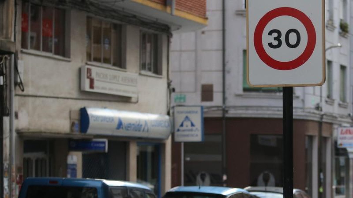 En la mayor parte de las calles de la ciudad no se podrá circular a más de 30 kilómetros por hora.