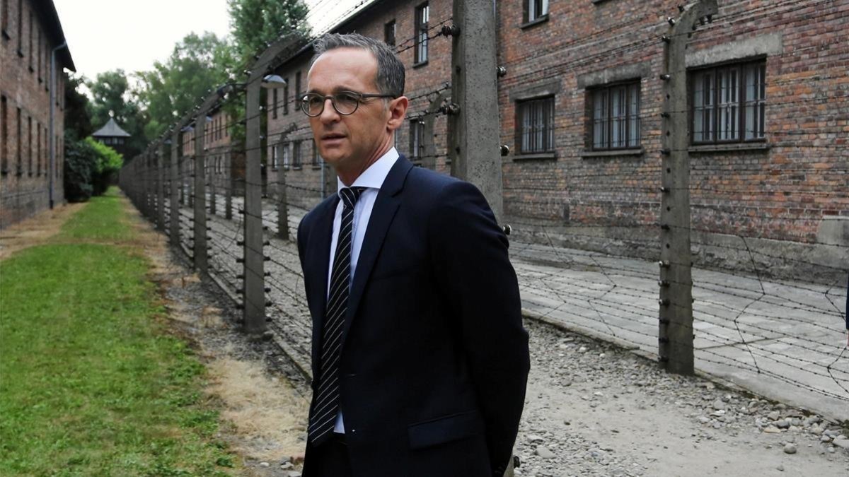 El ministro alemán de Exteriores, Heiko Maas, durante su visita al campo de exterminio de Auschwitz.