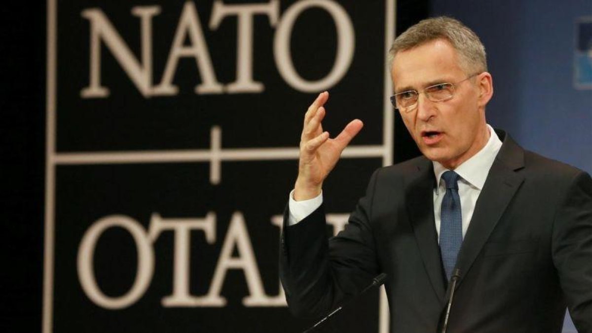 Stoltenberg gesticula durante la presentación del informe anual de la OTAN correspondiente al 2017, el 15 de marzo, en Bruselas.