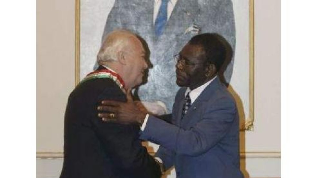 Moratinos y el presidente de Guinea, Teodoro Obiang.