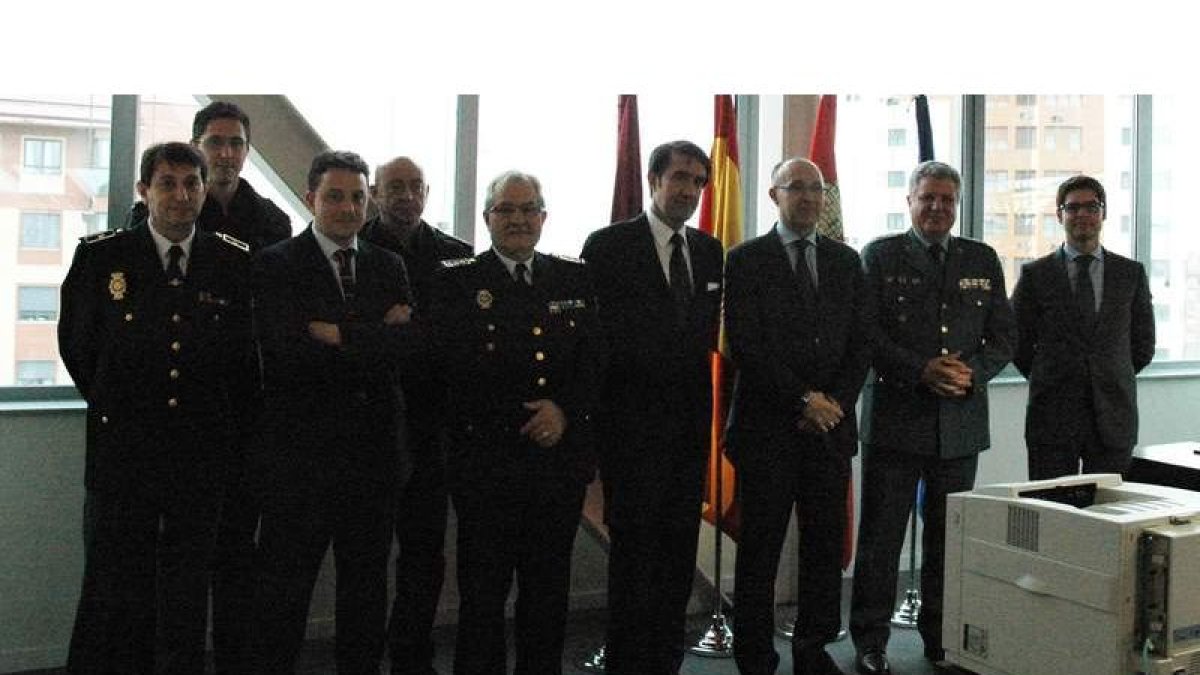 Autoridades presentes en la visita institucional a la sede del Inteco.