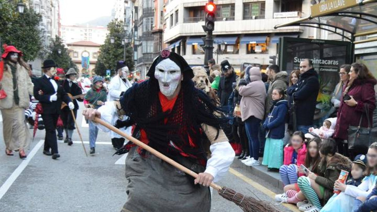 El carnaval en Oviedo está muy ligado a la gastronomía y, en especial, al 'antroxu'. DL