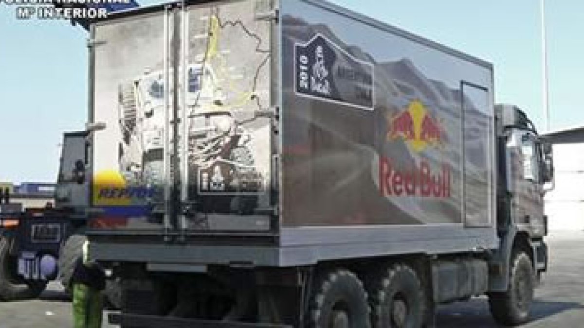 El camión fue camuflado en la caravana del Dakar.