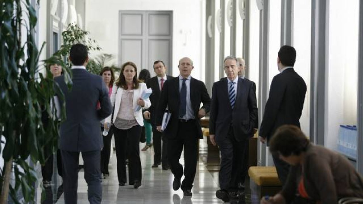 Salida del ministro de Educación, José Ignacio Wert, tras la reunion fallida con los rectores de las universidades.