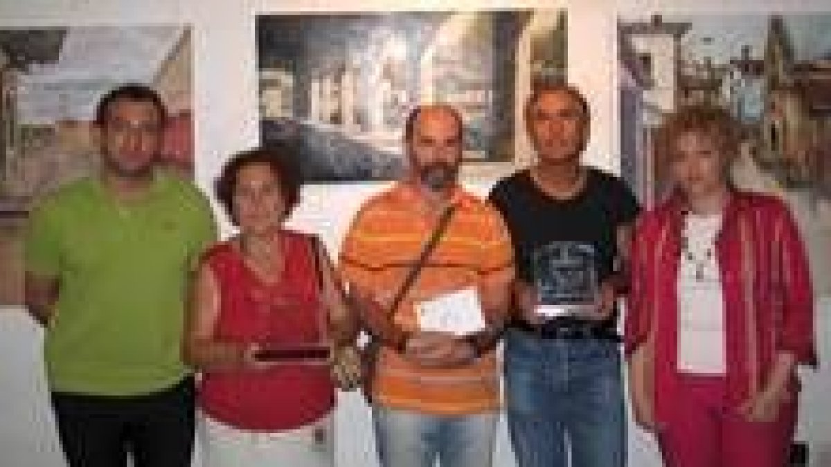 Los ganadores del concurso con el alcalde y la concejala de Cultura