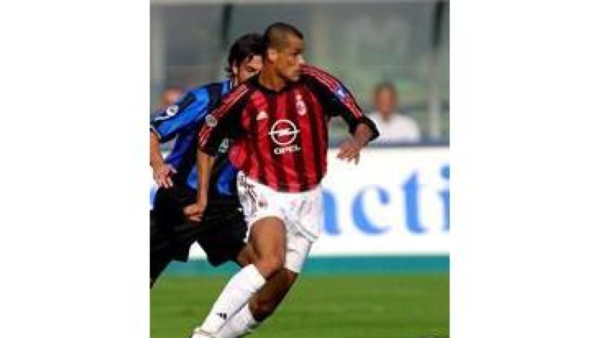 El brasileño Rivaldo logró su primer gol en la liga italiana con el Milan