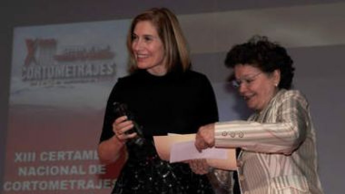 Assumpta Serna recibió por segunda vez el premio del festival a la mejor actriz.